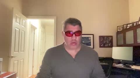 Snapshot of showmet chatting on February 2025 04:37:02 AM Chicago Guy online show from February 2025 04:37:02 AM