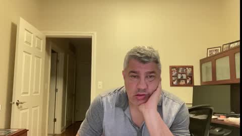 Snapshot of showmet chatting on September 2025 11:51:02 PM Chicago Guy online show from September 2025 11:51:02 PM