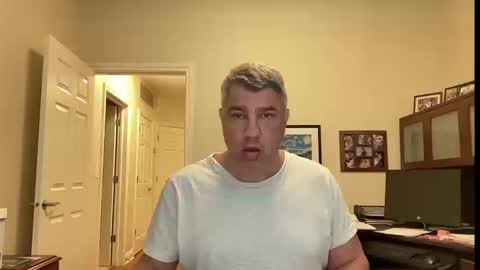 Snapshot of showmet chatting on September 2025 10:00:02 PM Chicago Guy online show from September 2025 10:00:02 PM