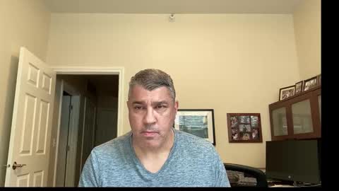 Snapshot of showmet chatting on October 2025 07:14:02 PM Chicago Guy online show from October 2025 07:14:02 PM