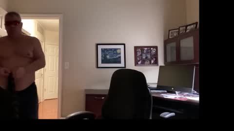 Snapshot of showmet chatting on January 2026 04:49:01 AM Chicago Guy online show from January 2026 04:49:01 AM