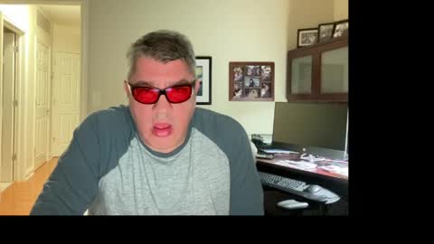 Snapshot of showmet chatting on March 2026 04:05:02 AM Chicago Guy online show from March 2026 04:05:02 AM