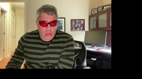 Snapshot of showmet chatting on April 2026 03:18:01 AM Chicago Guy online show from April 2026 03:18:01 AM