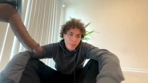 Snapshot of shurthingxx chatting on February 2025 03:20:01 PM shurthingxx online show from February 2025 03:20:01 PM