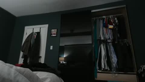 Snapshot of shutterbug989 chatting on October 2025 02:34:01 AM shutterbug989 online show from October 2025 02:34:01 AM