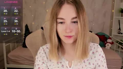 Snapshot of shy__polly chatting on December 2025 12:04:01 AM Polly online show from December 2025 12:04:01 AM