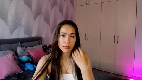 Snapshot of shy_bambiii chatting on September 2025 07:30:01 AM Mika online show from September 2025 07:30:01 AM