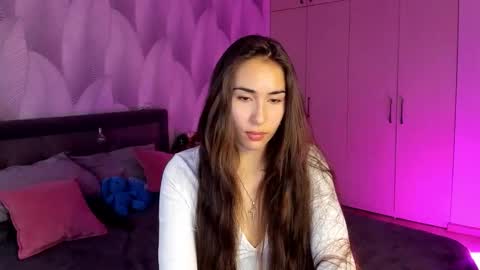 Snapshot of shy_bambiii chatting on October 2025 01:39:02 AM Mika online show from October 2025 01:39:02 AM