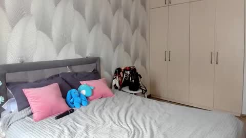 Mika online show from October 2025 02:37:02 AM