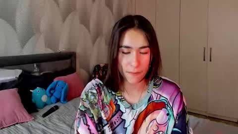 Snapshot of shy_bambiii chatting on November 2025 03:27:01 AM Mika online show from November 2025 03:27:01 AM