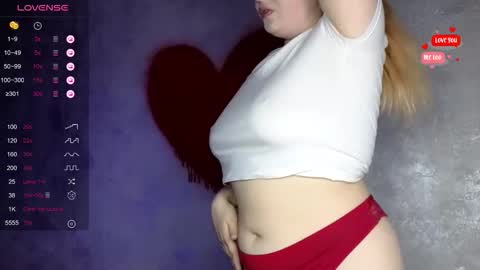 Snapshot of shy_blondiee chatting on October 2025 11:16:01 PM Molly online show from October 2025 11:16:01 PM