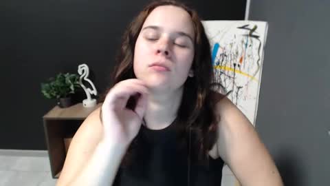 shy_lil online show from October 2025 02:51:02 PM