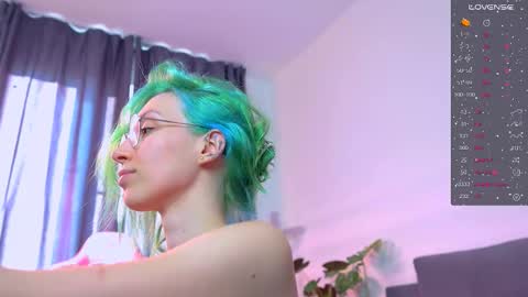 Snapshot of shy_or_horny chatting on September 2025 01:27:01 PM HI i am Marcy online show from September 2025 01:27:01 PM