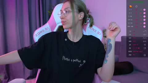 Snapshot of shy_or_horny chatting on October 2025 04:20:02 PM HI i am Marcy online show from October 2025 04:20:02 PM