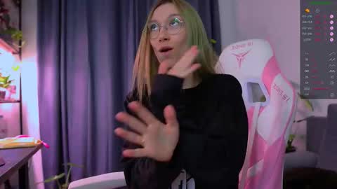 Snapshot of shy_or_horny chatting on November 2025 10:10:01 PM HI i am Marcy online show from November 2025 10:10:01 PM