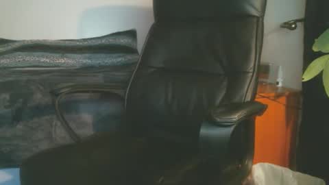 Snapshot of shyboyhugecum2020 chatting on December 2025 04:07:02 AM shyboyhugecum2020 online show from December 2025 04:07:02 AM