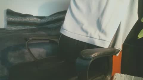 Snapshot of shyboyhugecum2020 chatting on December 2025 04:31:02 AM shyboyhugecum2020 online show from December 2025 04:31:02 AM