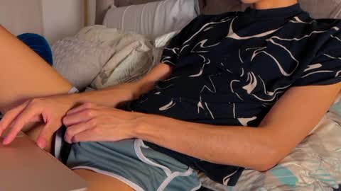 Snapshot of shydude666 chatting on December 2024 09:52:01 PM shydude666 online show from December 2024 09:52:01 PM