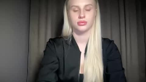 Shy Fox online show from March 2026 06:02:02 PM