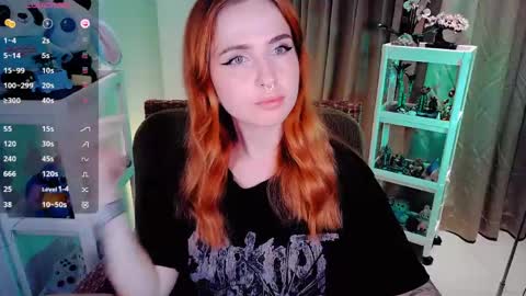 Snapshot of shyfoxxxy chatting on May 2026 06:59:01 PM Effie online show from May 2026 06:59:01 PM