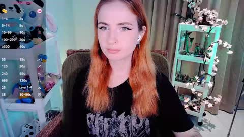 Snapshot of shyfoxxxy chatting on May 2026 05:05:02 AM Effie online show from May 2026 05:05:02 AM