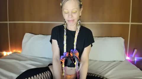 Snapshot of shylah_faye chatting on November 2025 04:14:01 AM Shylah Faye online show from November 2025 04:14:01 AM