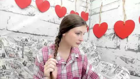 Snapshot of shyly_lisa chatting on September 2025 01:32:02 AM shyly_lisa online show from September 2025 01:32:02 AM