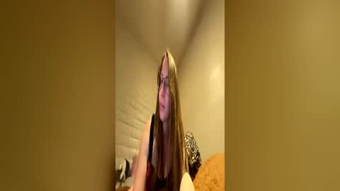 Snapshot of shyrollergrl chatting on June 2026 05:57:01 AM shyrollergrl online show from June 2026 05:57:01 AM