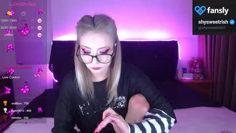 Snapshot of shysweetrish chatting on November 2025 09:36:02 PM shysweetrish online show from November 2025 09:36:02 PM