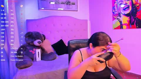 Snapshot of sienna_cavalli chatting on February 2026 01:01:02 PM SIENNA online show from February 2026 01:01:02 PM