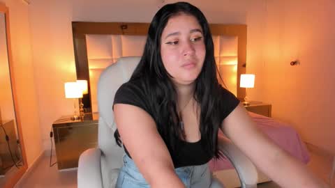 Sienna  online show from November 2025 11:43:01 AM