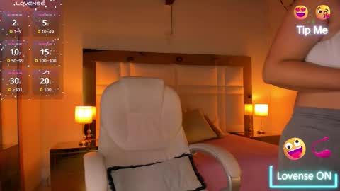 Sienna  online show from November 2025 11:53:02 AM