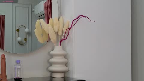 Sienna online show from October 2025 04:13:01 AM