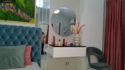 Sienna online show from January 2026 05:13:02 AM