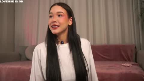 Eva  online show from December 2025 11:19:01 AM