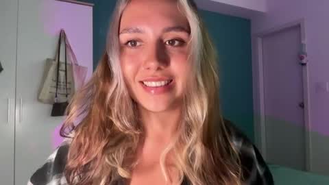 Snapshot of silicia_lu chatting on April 2026 11:48:01 AM You fav Miss Si online show from April 2026 11:48:01 AM