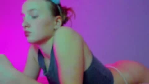 Mila online show from October 2025 09:03:02 PM