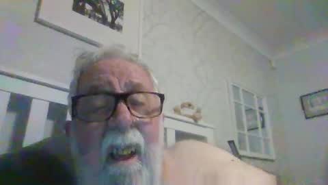 sillyoldman45221063 online show from April 2026 08:50:01 PM