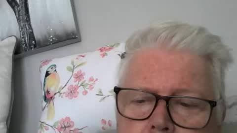 silverfoxpauly online show from May 2026 12:25:02 PM