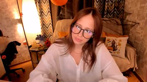 Kira online show from October 2025 12:16:01 PM