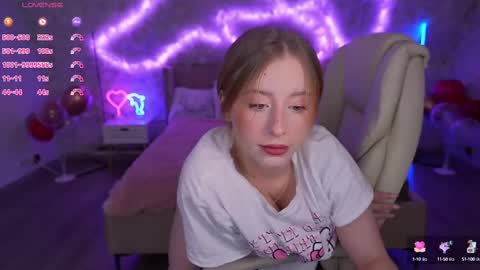 Snapshot of silverrmoon chatting on February 2025 02:12:02 AM Kristina Kris online show from February 2025 02:12:02 AM