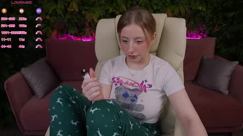 Snapshot of silverrmoon chatting on February 2025 11:22:01 AM Kristina Kris online show from February 2025 11:22:01 AM