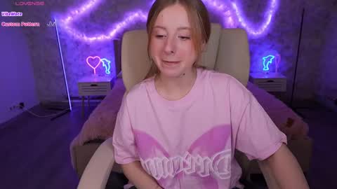 Snapshot of silverrmoon chatting on March 2025 02:59:02 AM Kristina Kris online show from March 2025 02:59:02 AM