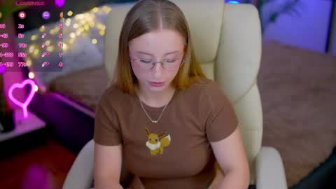 Snapshot of silverrmoon chatting on October 2025 07:58:01 PM Kristina Kris online show from October 2025 07:58:01 PM