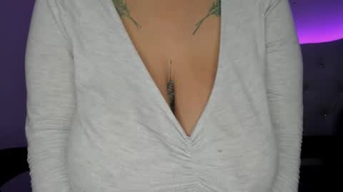 silvia online show from October 2025 07:38:02 PM