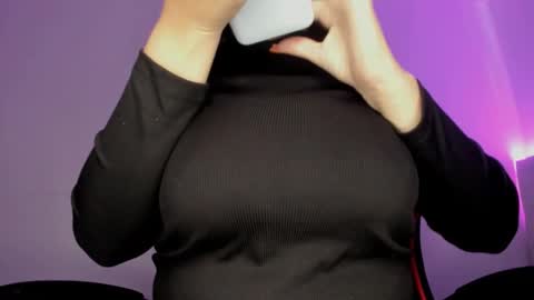 silvia online show from November 2025 05:46:02 PM