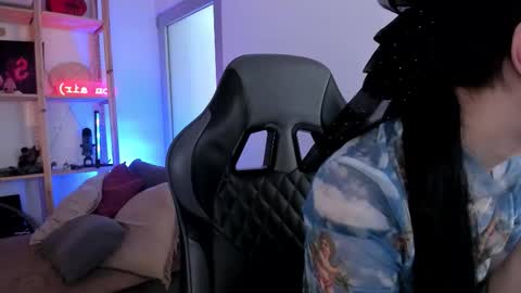 Wendy help me get get 69 likes  online show from November 2025 07:20:01 AM