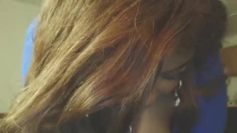 Snapshot of siminfox chatting on October 2025 01:24:01 AM Simin Fox online show from October 2025 01:24:01 AM