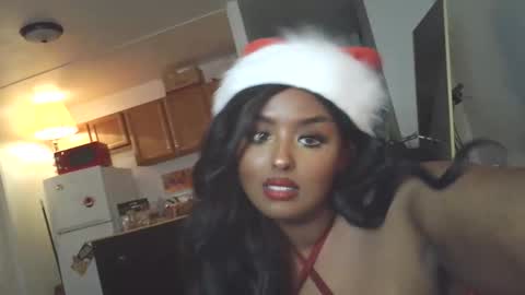 Snapshot of siminfox chatting on December 2025 03:03:01 AM Simin Fox online show from December 2025 03:03:01 AM