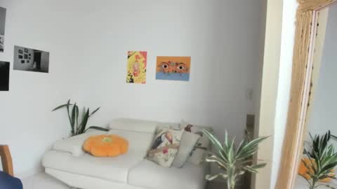 Snapshot of simone_4201 chatting on December 2024 05:59:01 PM Sim. online show from December 2024 05:59:01 PM